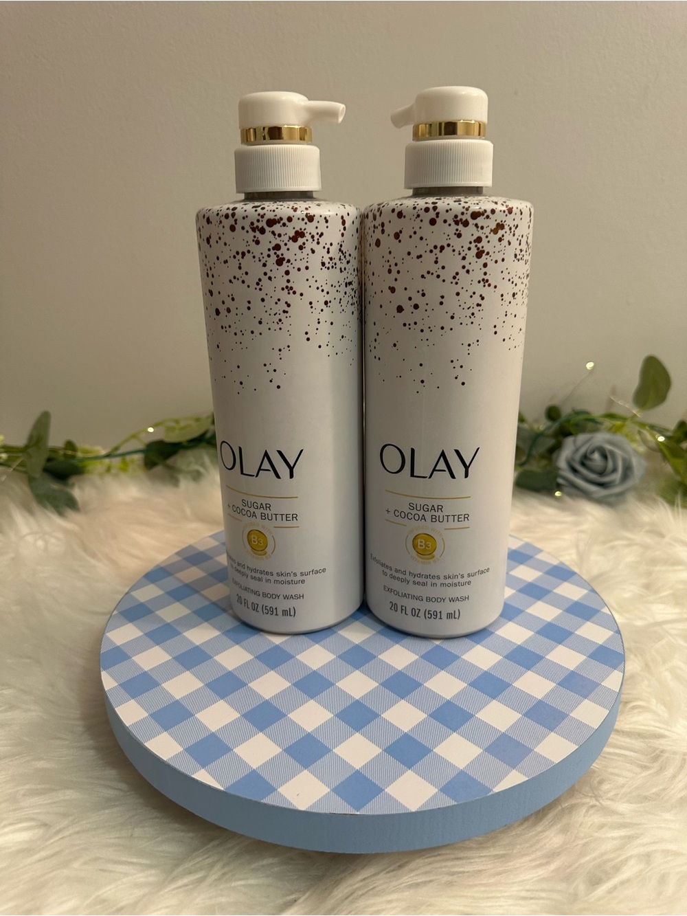OLAY Sugar + Cocoa Butter Body Wash Duo in White with Brown Speckles